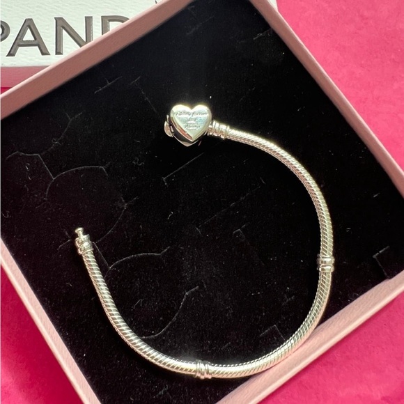 Authentic PANDORA Bracelet 6” new in box - Picture 3 of 4